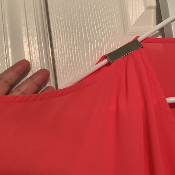 NY&C pink cold shoulder top - Picture 2 of 4